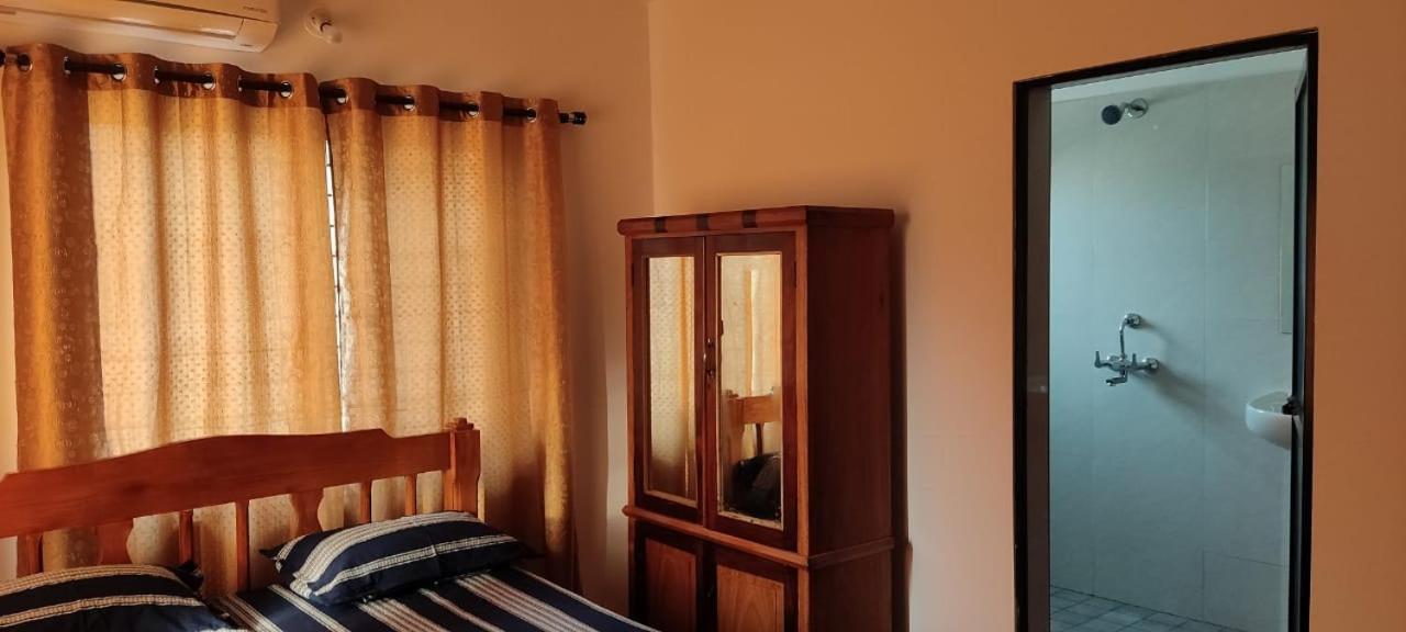 Esha Apartment Калангут Экстерьер фото